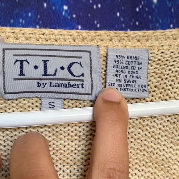 TLC- Beige 3D Knit Flower Cardigan size Small - Picture 2 of 5